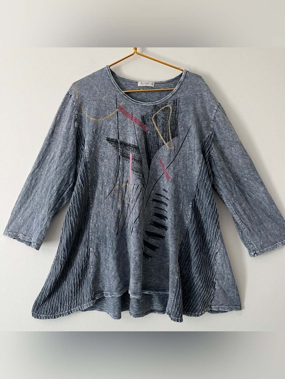 Jess & Jane Gray Mineral Wash Abstract Print Asymmetrical Top- 2X Minor Flaw